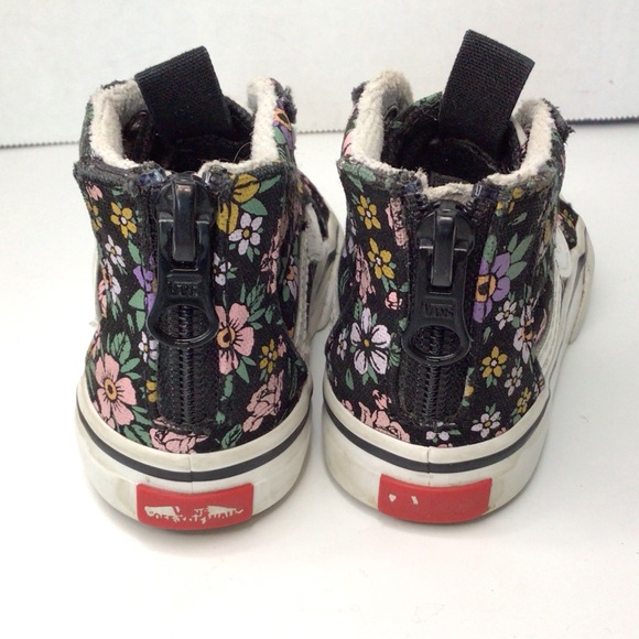 Vans. Toddler size 4.5 - Picture 3 of 5